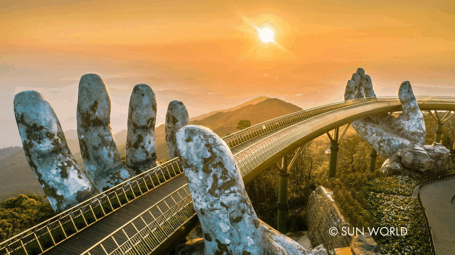 Golden Bridge Ba Na Hills